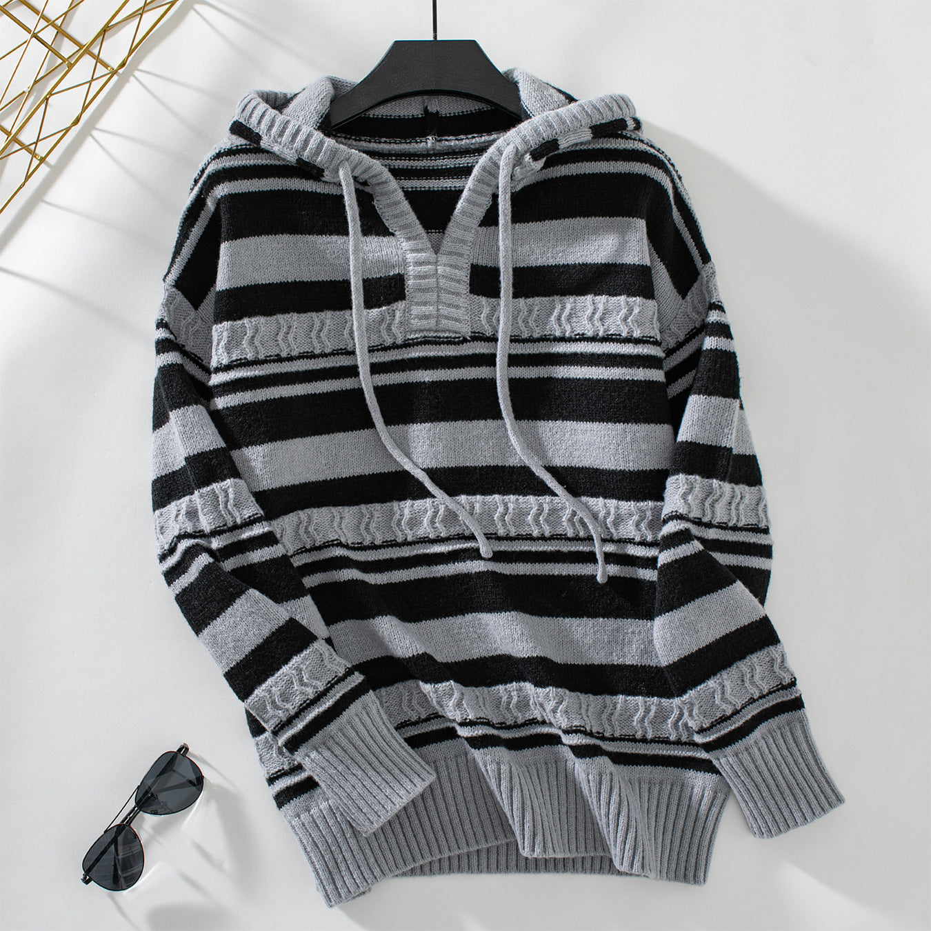 Sweat à capuche pour femmes avec des motifs de rayures modernes Chic und Stil