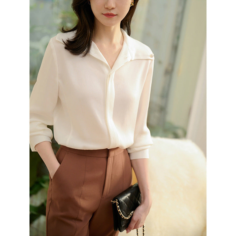Blouse classique pour femmes avec col élégant Chic und Stil