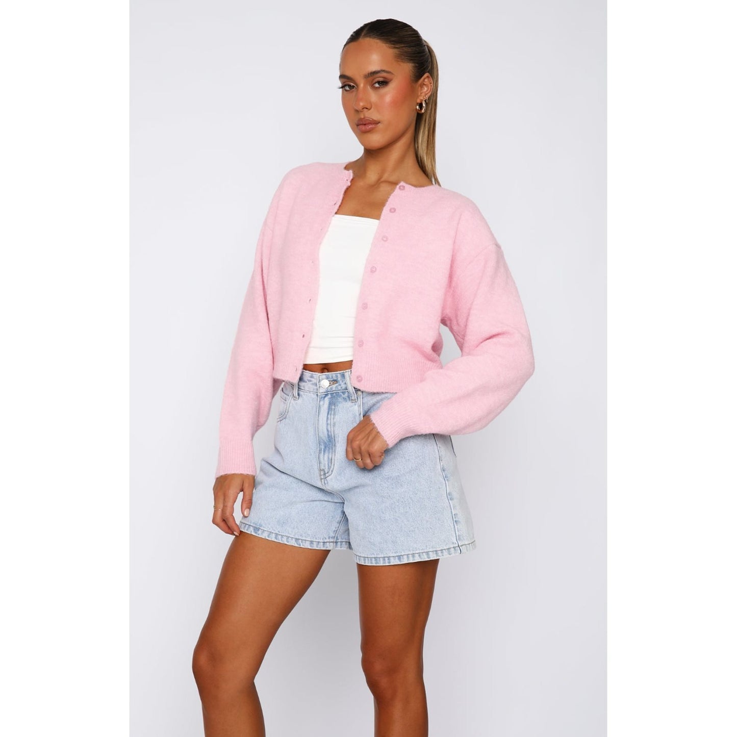 Cardigan cropped tricoté pour femmes avec fermeture à bouton Chic und Stil