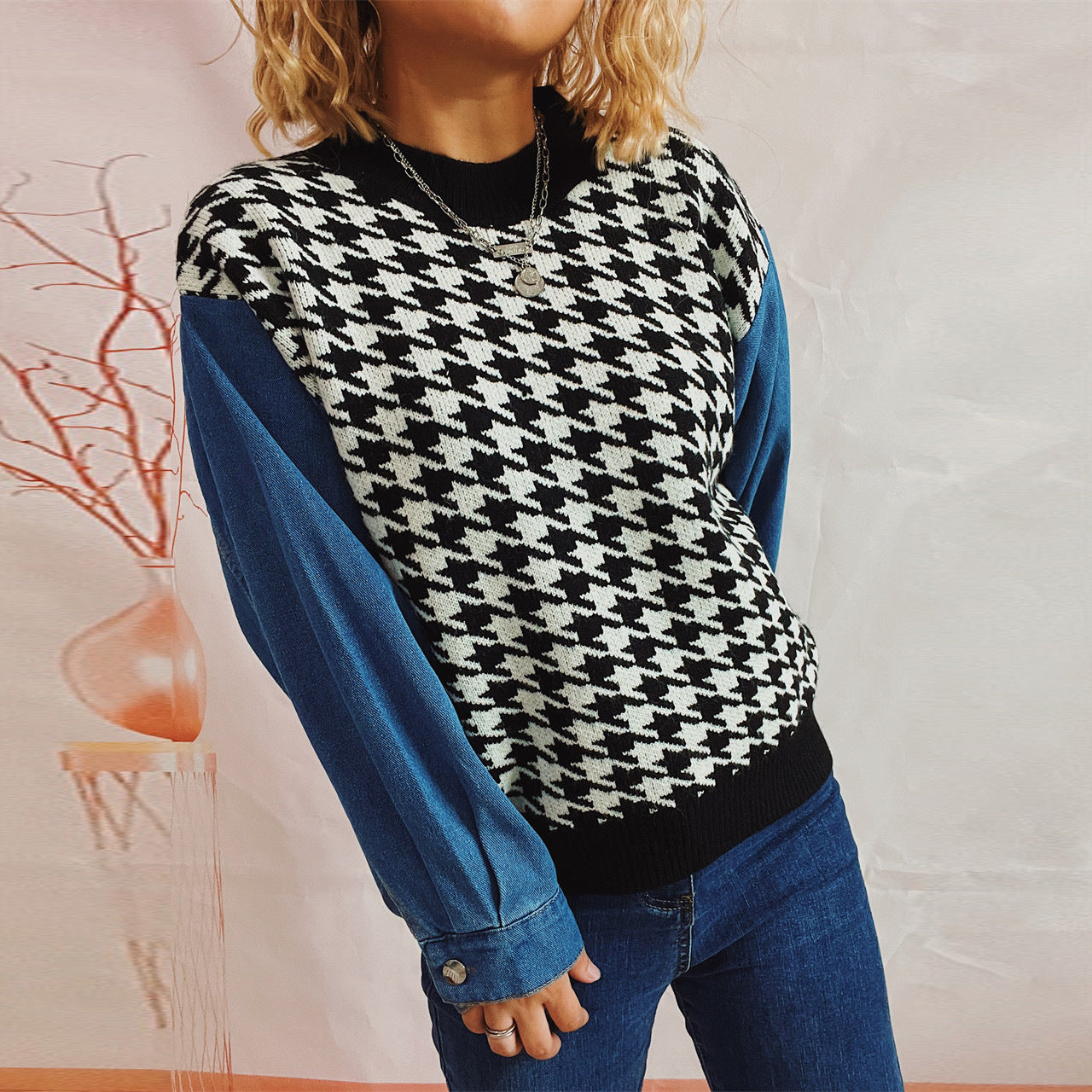 Pull en tricot pour femmes au motif pied-de-poule moderne avec des manches en denim décontractées Chic und Stil