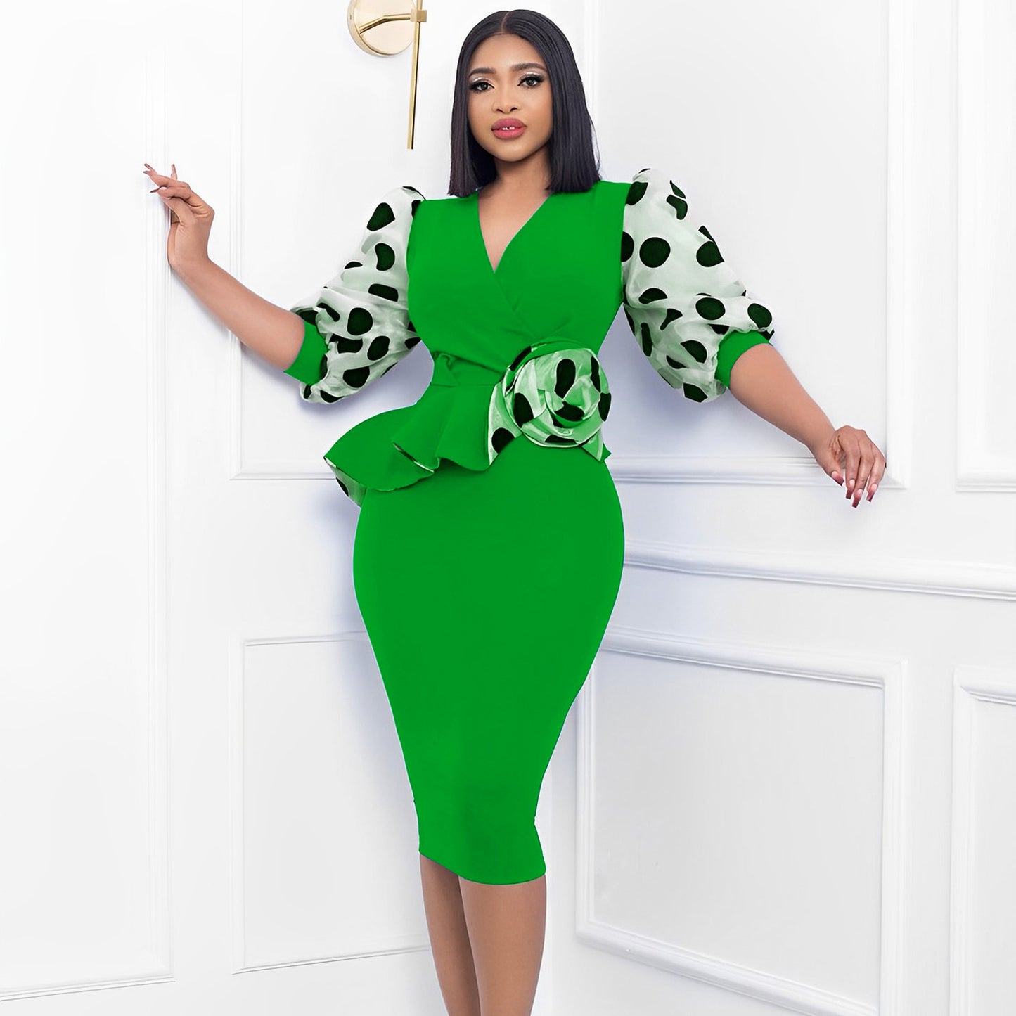 Robe portefeuille pour femmes avec des manches bouffantes transparentes et un design froncé cintré Chic und Stil