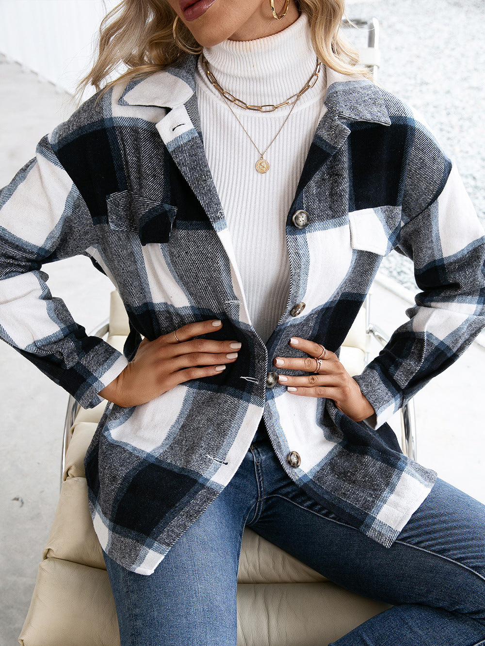 Chemise à carreaux pour femmes avec poches et coupe tendance Chic und Stil