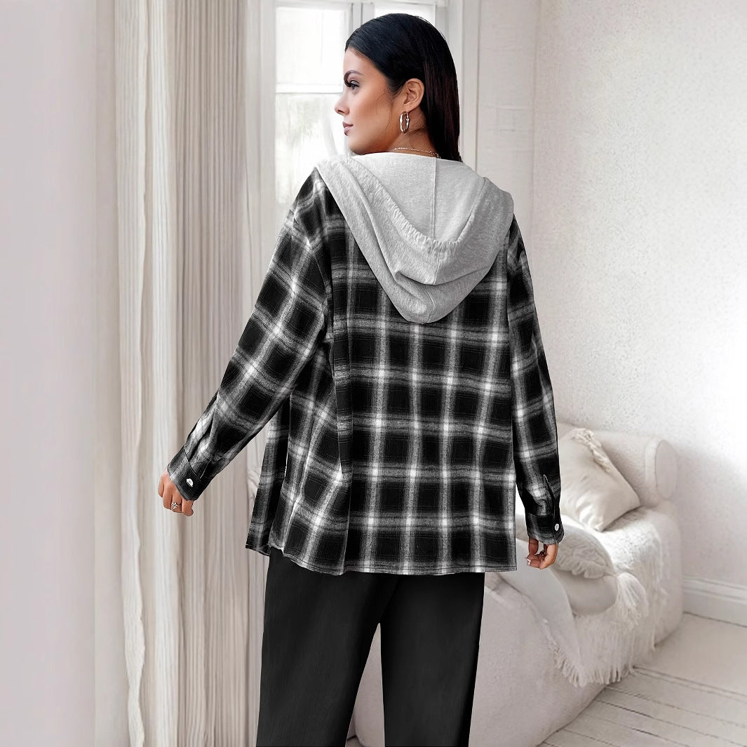 Chemise à carreaux pour femmes avec capuche et boutons sur le devant Chic und Stil