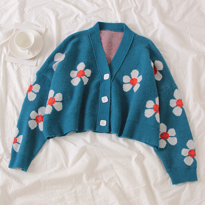 Cardigan en tricot court pour femmes avec motifs floraux et détails de boutons Chic und Stil