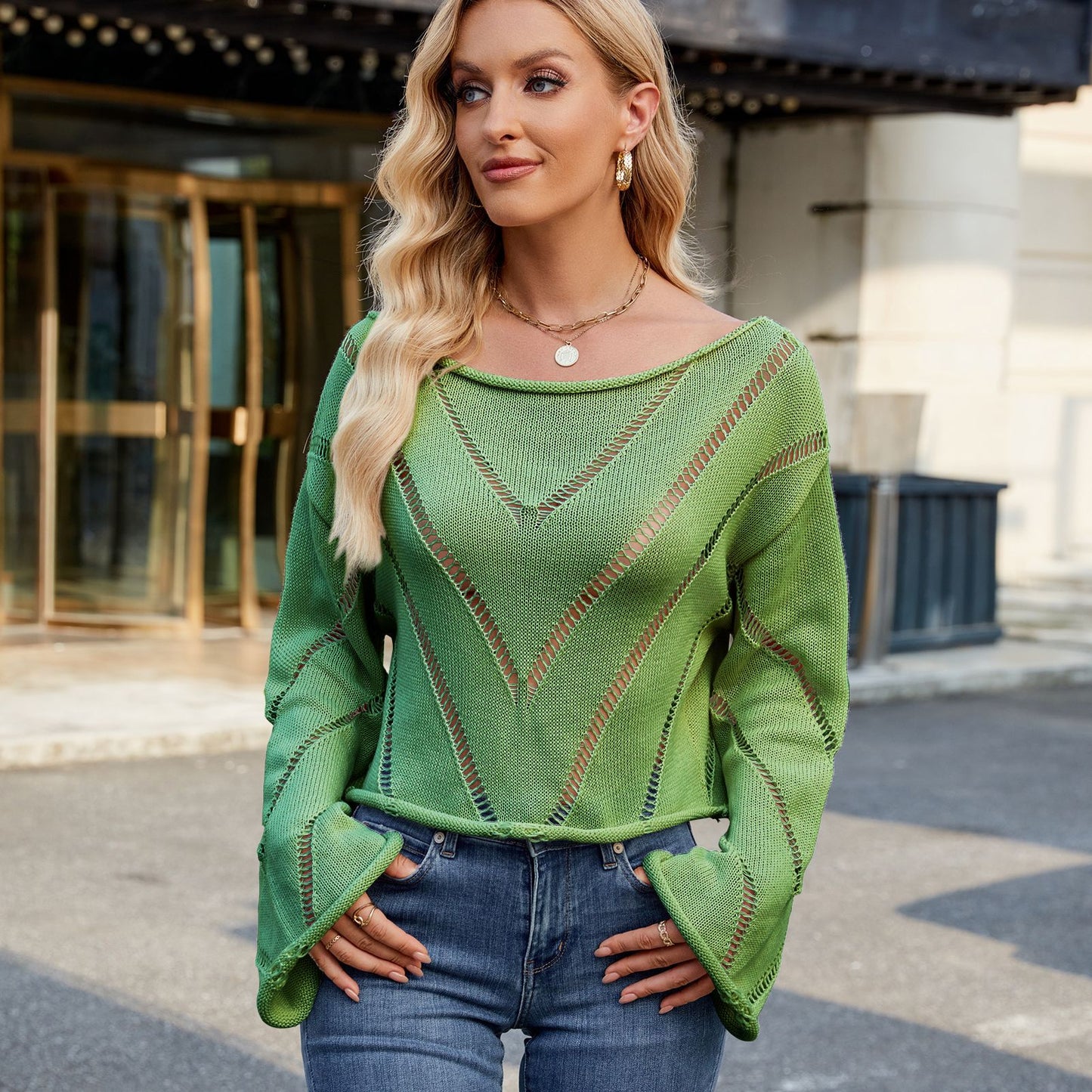 Women's off-shoulder knitted sweater with refined cutouts and a loose fit Chic und Stil