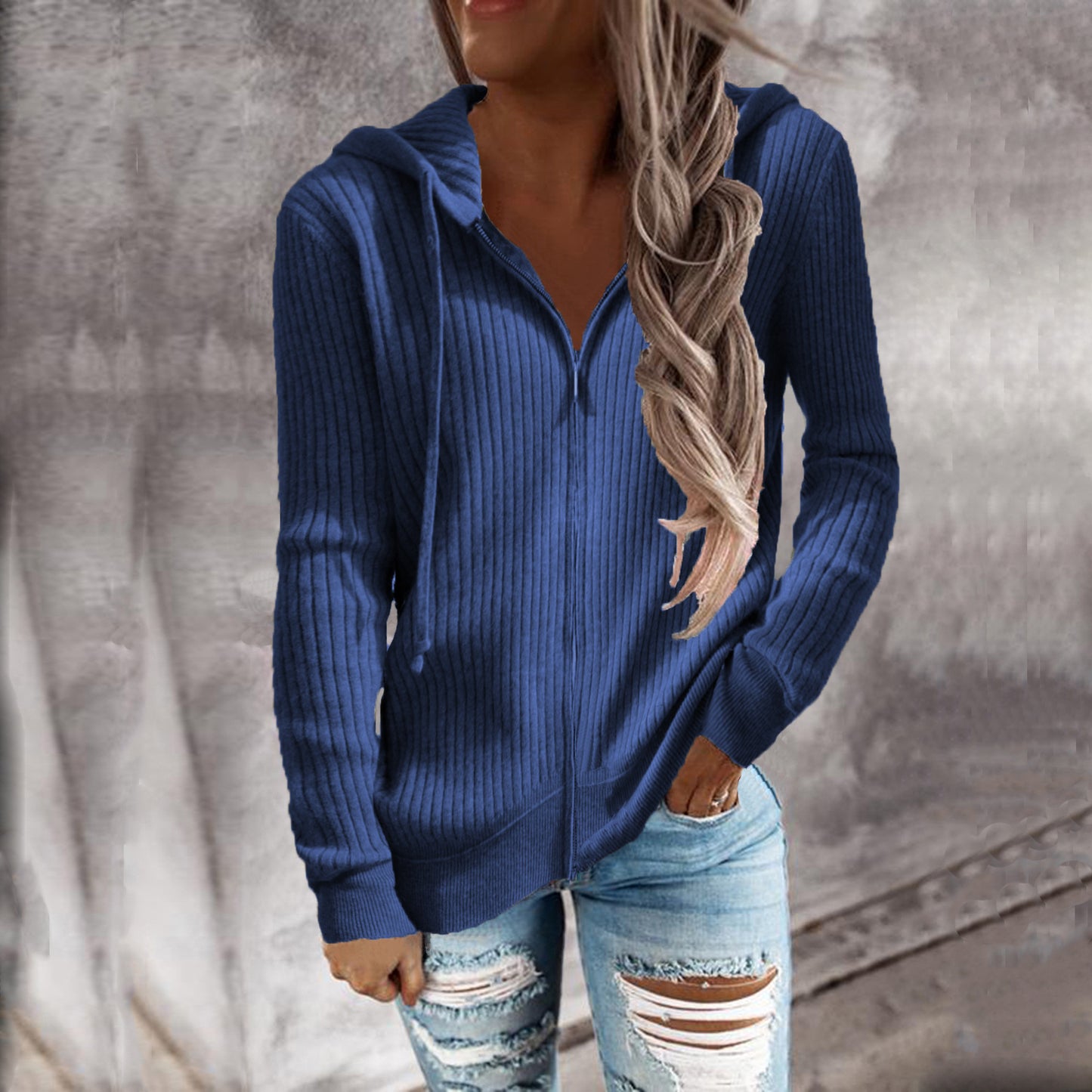 Veste à capuche pour femmes au design moderne en tricot côtelé avec poches Chic und Stil