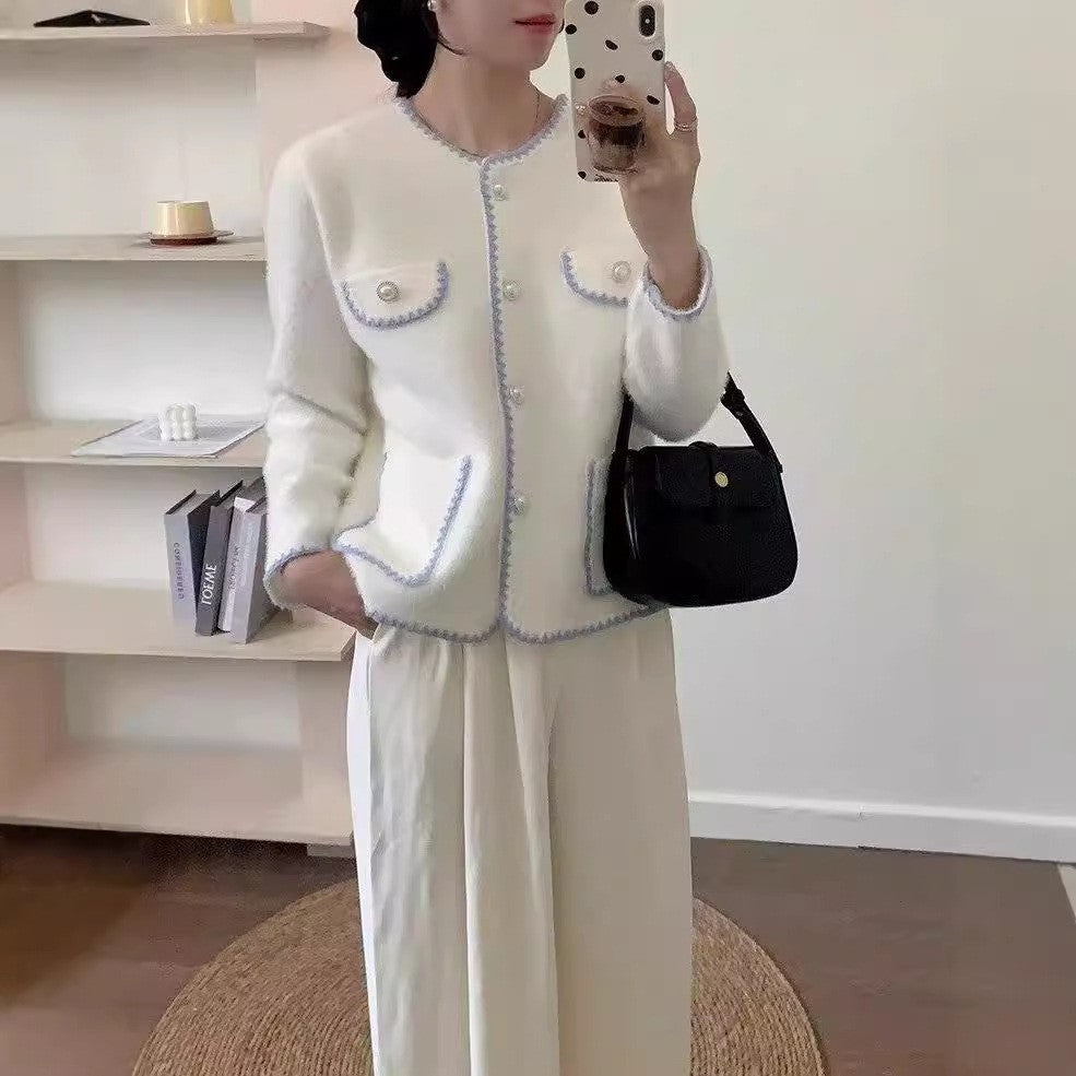 Dames Élégante gilet tricoté avec poches ornées de perles et accents féminins Chic und Stil