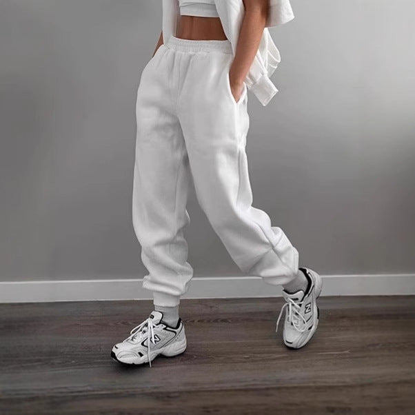 Pantalon de jogging sportif pour femmes avec taille élastique et poches latérales Chic und Stil