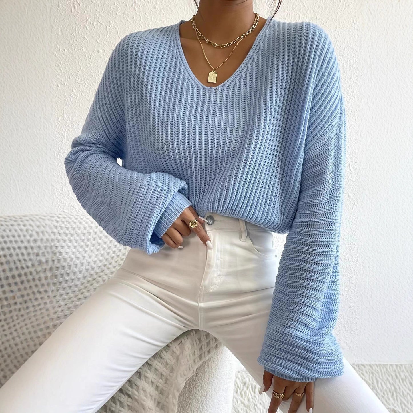 Pull en tricot décontracté pour femmes avec décolleté en V large et manches extra longues Chic und Stil