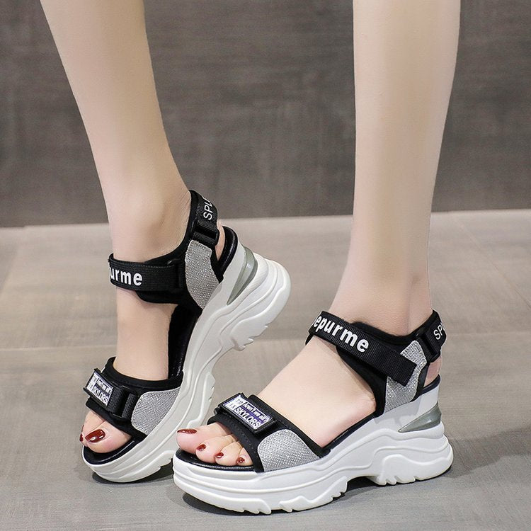 Sandales Sportives pour Femmes avec Design de Sangle Scintillante Chic und Stil