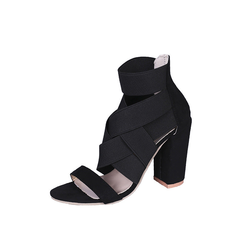 Sandales pour dames avec des lanières élégantes et un talon bloc Chic und Stil