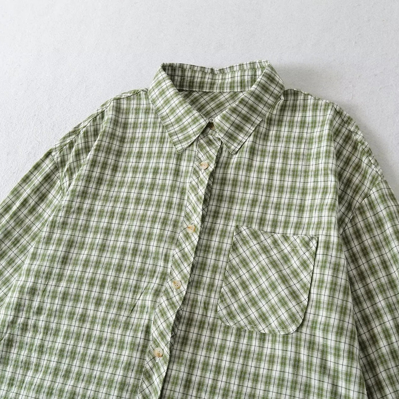 Chemise à carreaux pour femmes avec coupe tendance et poche poitrine Chic und Stil