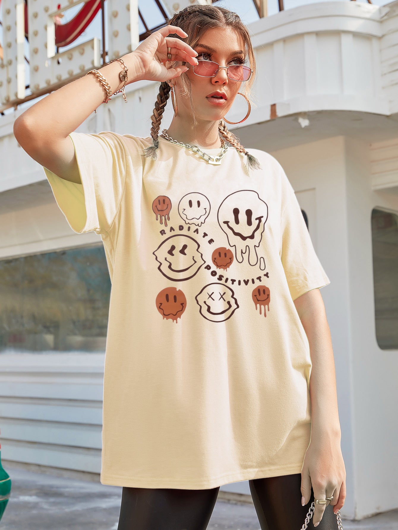 T-shirt oversize pour femmes avec impression graphique créative et coupe décontractée Chic und Stil