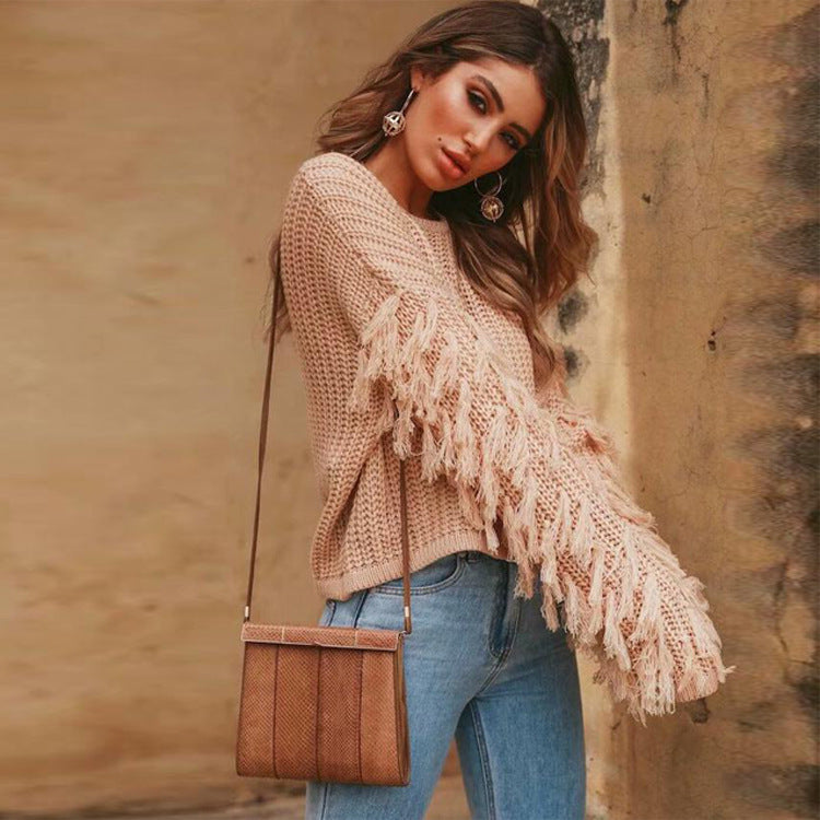 Pull en tricot pour femmes avec des manches à franges volumineuses et une coupe moderne Chic und Stil