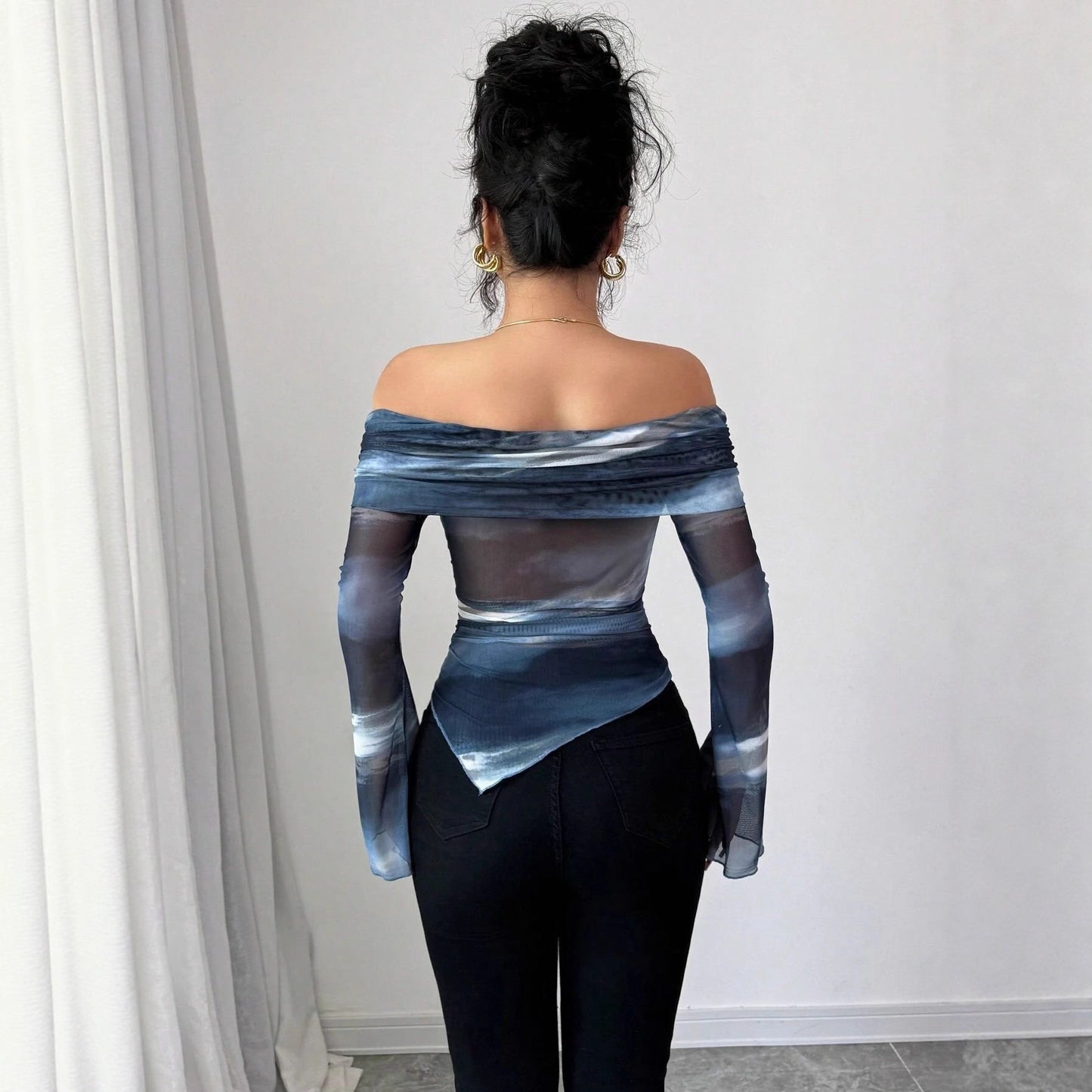 Chemisier femme à épaules dénudées avec des éléments transparents floraux et une coupe asymétrique Chic und Stil