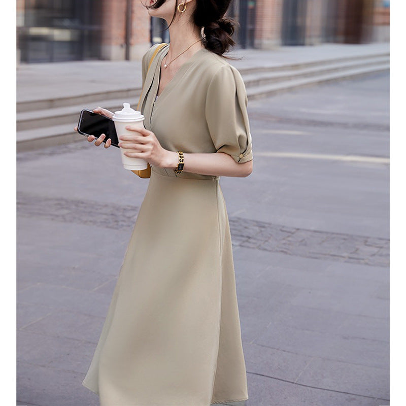 Robe midi plissée pour femmes avec manches bouffantes Chic und Stil