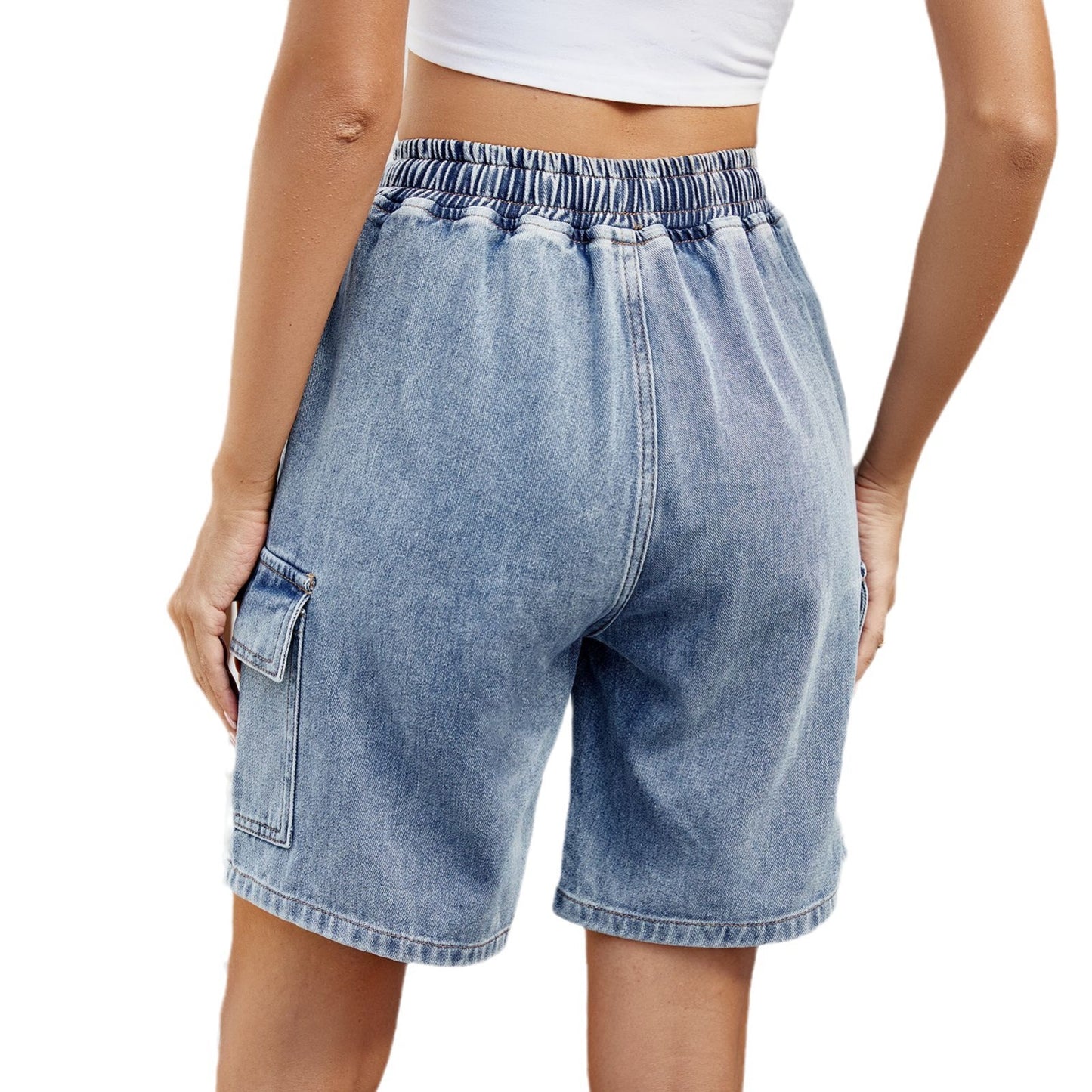 Women's cargo shorts with elastic waistband and practical side pockets Chic und Stil