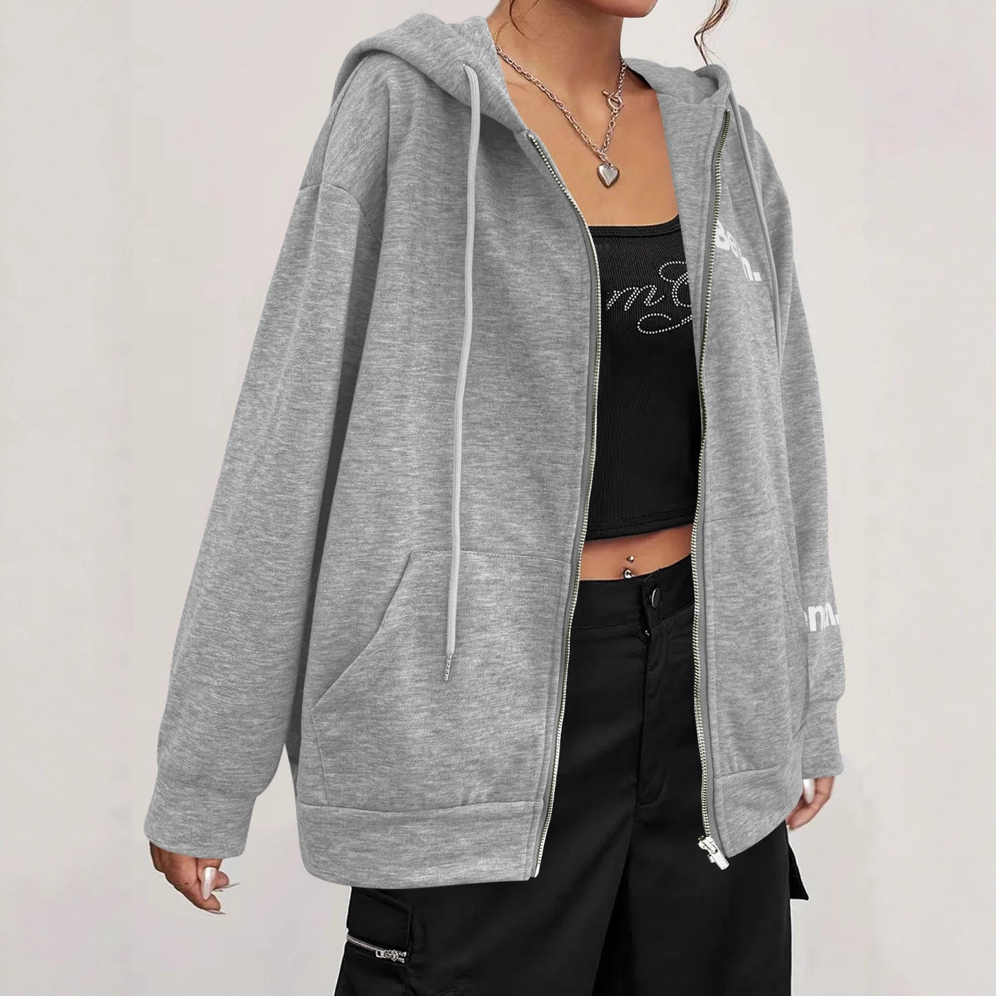 Veste à capuche oversized pour femmes avec fermeture éclair intégrale et poches pratiques Chic und Stil