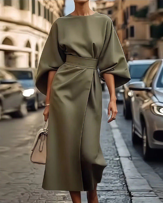 Robe maxi femme avec des manches volumineuses et une ceinture élégante Chic und Stil