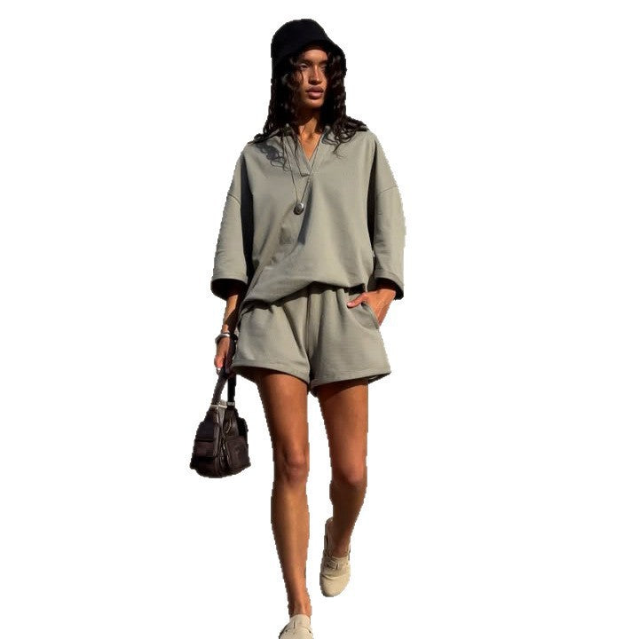 Chemise à polo oversize pour femmes avec col montant moderne Chic und Stil