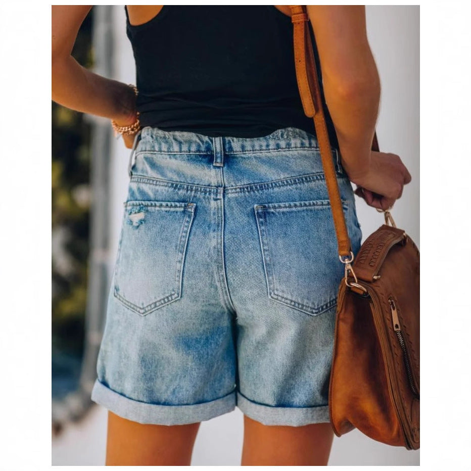 Women's Casual Denim Shorts with Rolled Hem and Ripped Details Chic und Stil