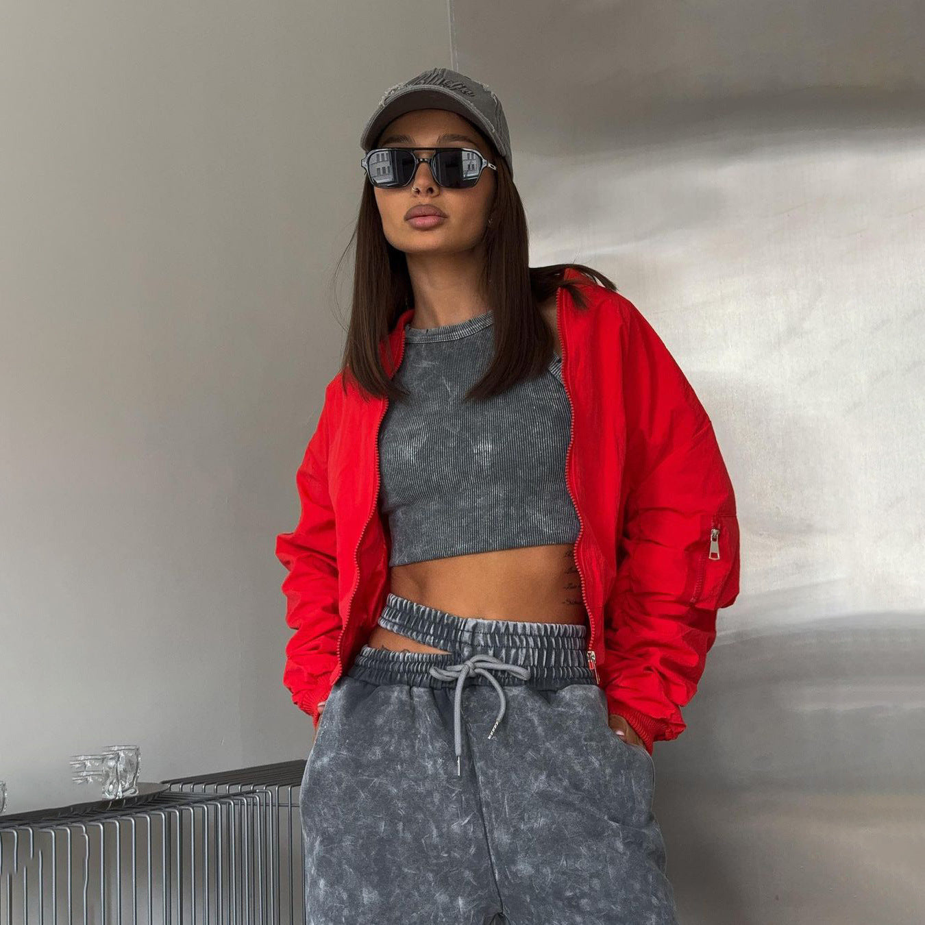 Casual women's pants with high waist and elastic Chic und Stil