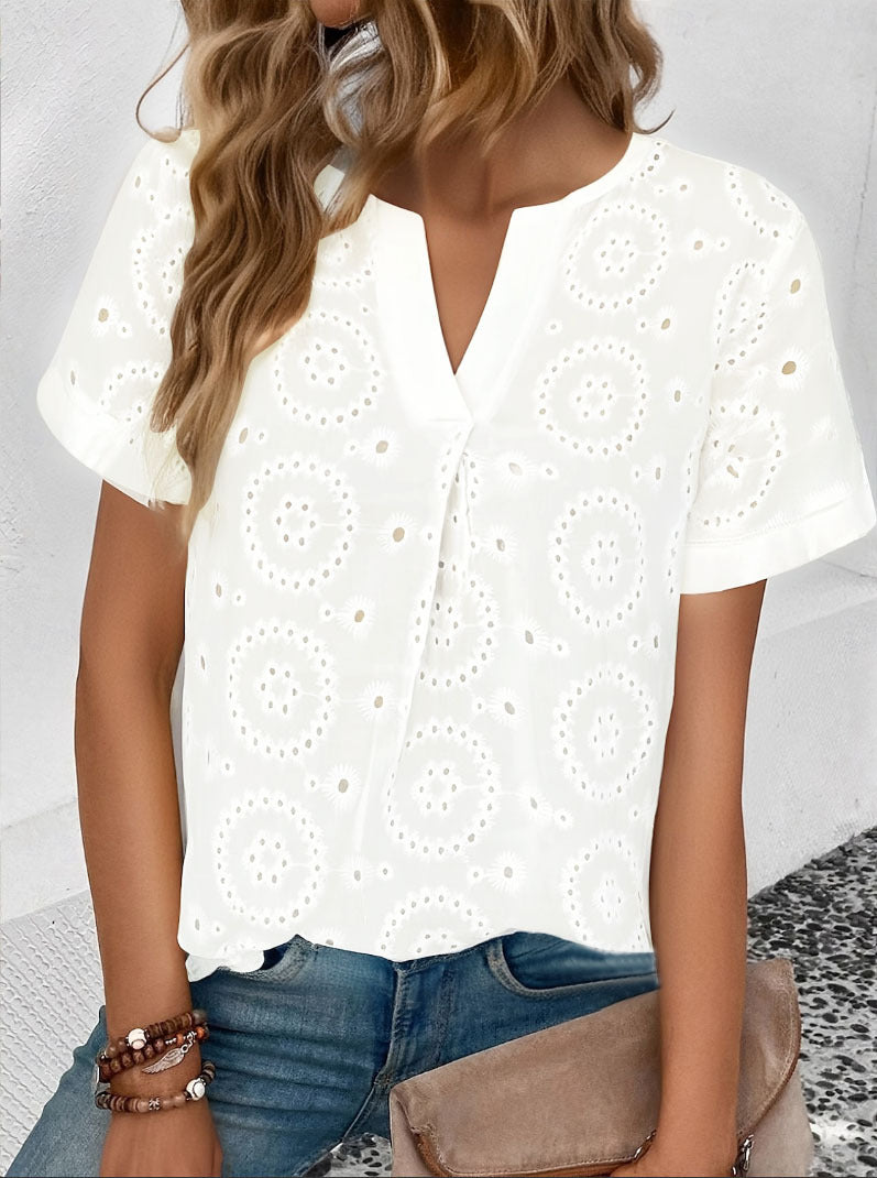 Chemisier femme avec des broderies florales ajourées et décolleté en V Chic und Stil