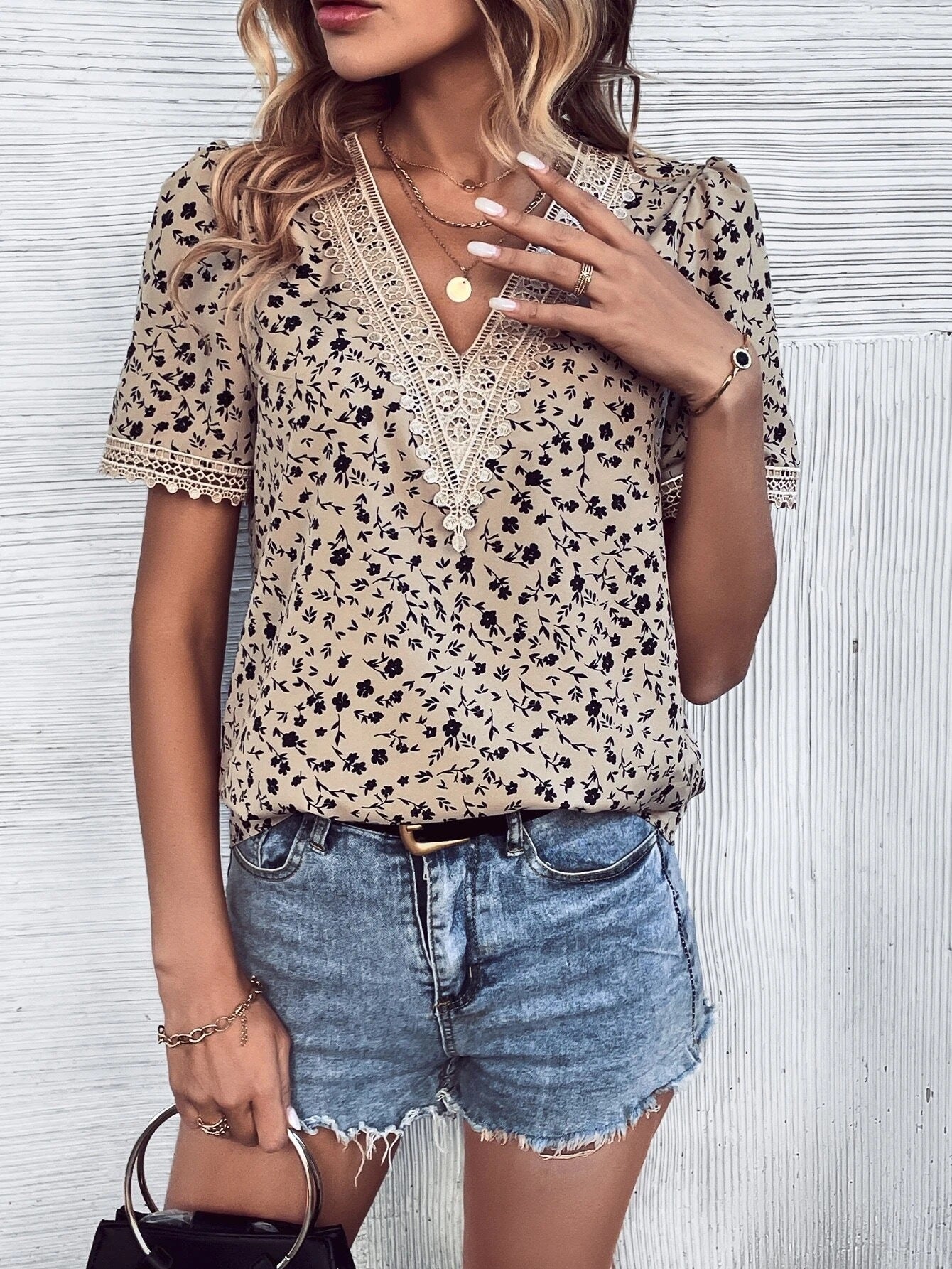 Dames blouson brodé de fleurs Chic und Stil