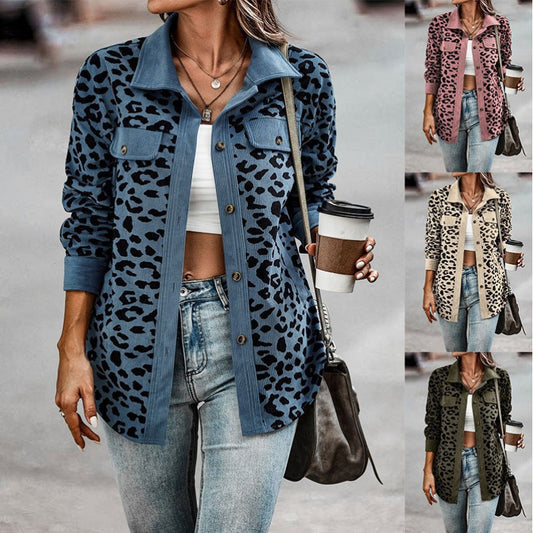 Chemise à manches longues pour femmes avec imprimé animal et poches plaquées Chic und Stil
