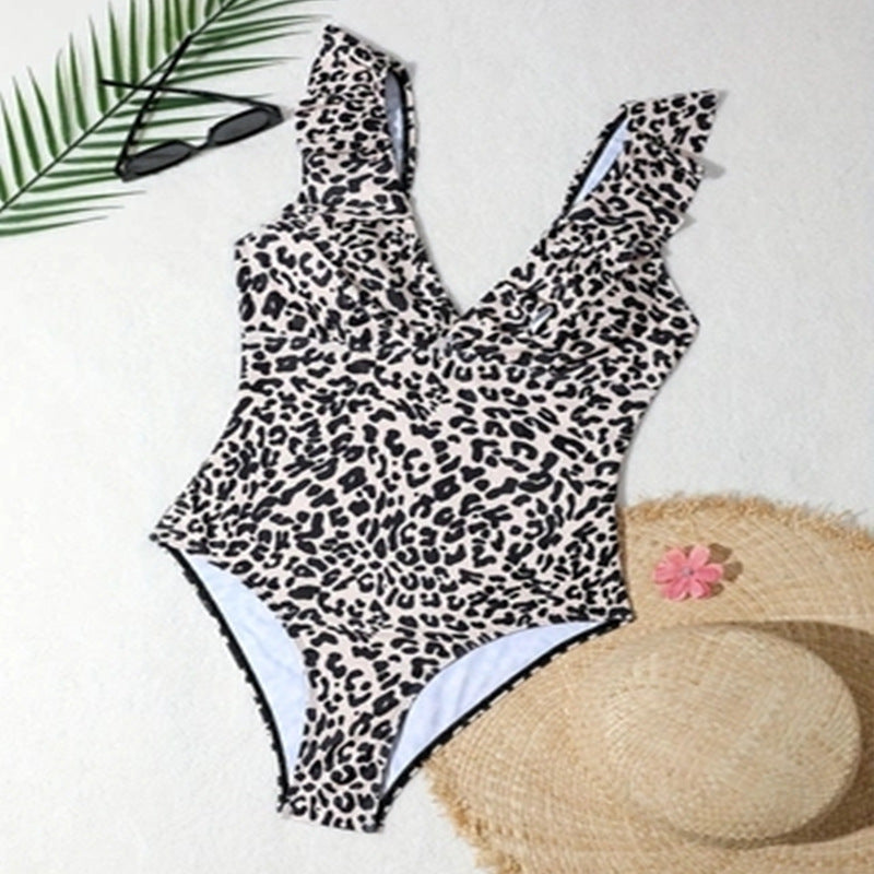 Maillot de bain une pièce élégant pour femmes avec décolleté en V profond et volants Chic und Stil