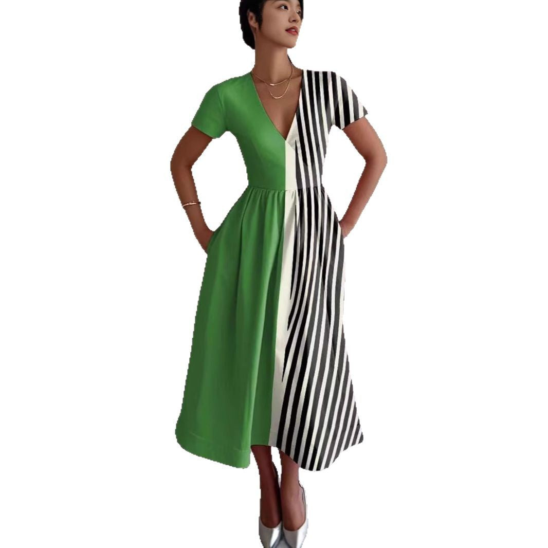 Robe maxi femme avec décolleté en V profond et motif rayé à la mode Chic und Stil
