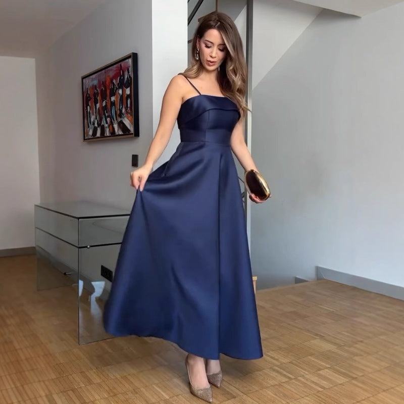Robe de soirée élégante pour femme avec un design sans épaules et une jupe volumineuse Chic und Stil