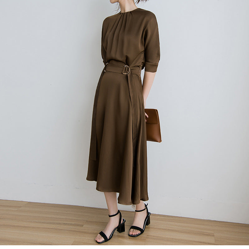 Robe maxi ceinturée pour femmes avec un élégant flux Chic und Stil