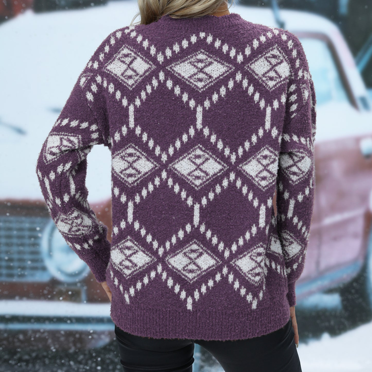 Pull en tricot pour femmes avec décolleté en V et motif géométrique Chic und Stil