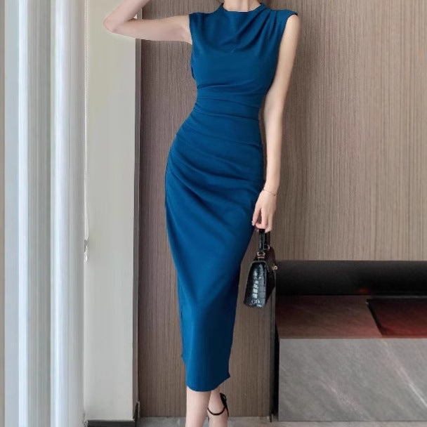 Dames Robe midi élégante avec un design sculptant et des fronces Chic und Stil