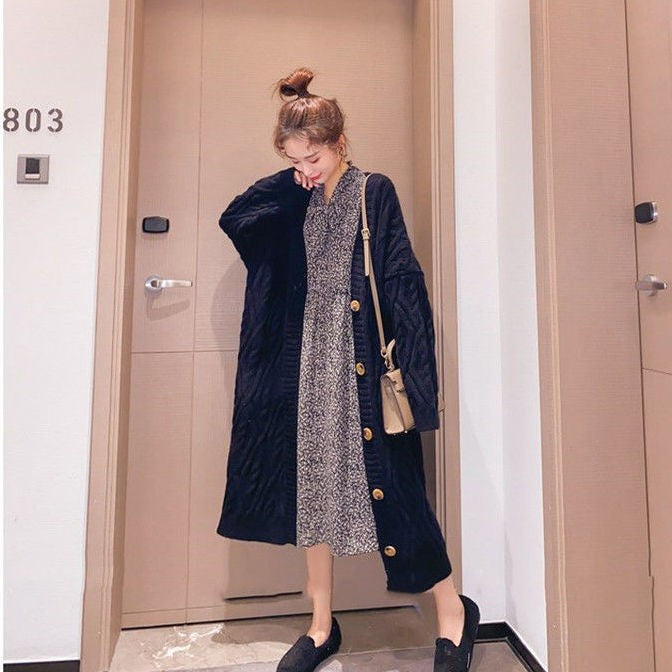 Women's chunky knit cardigan with button embellishment, XL size, and casual oversized fit. Chic and stylish.