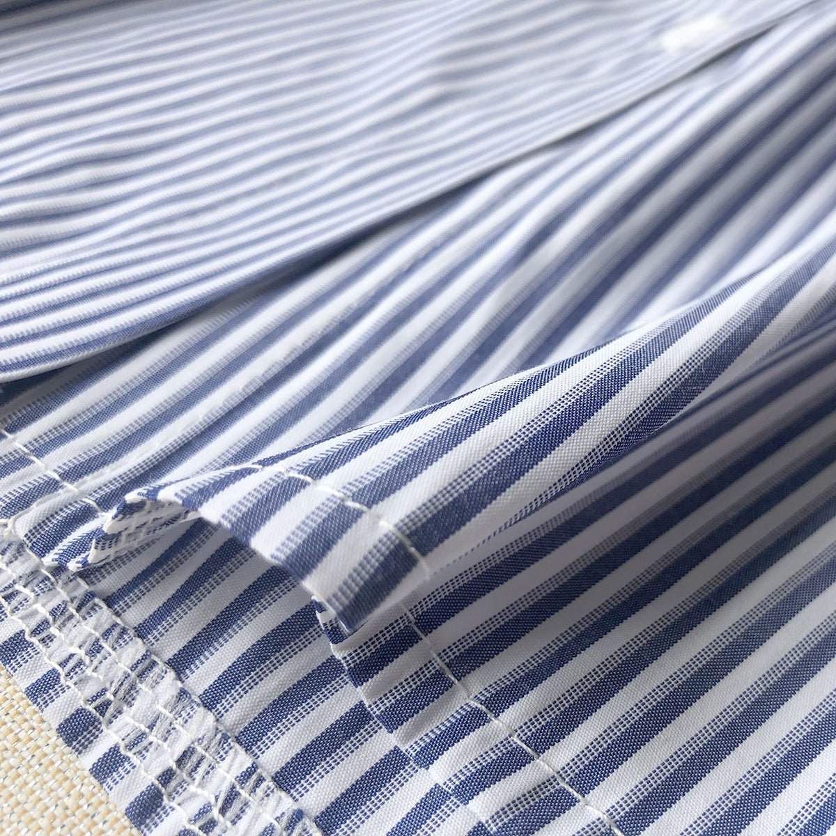 Chemise à boutons à rayures brodée pour femmes Chic und Stil
