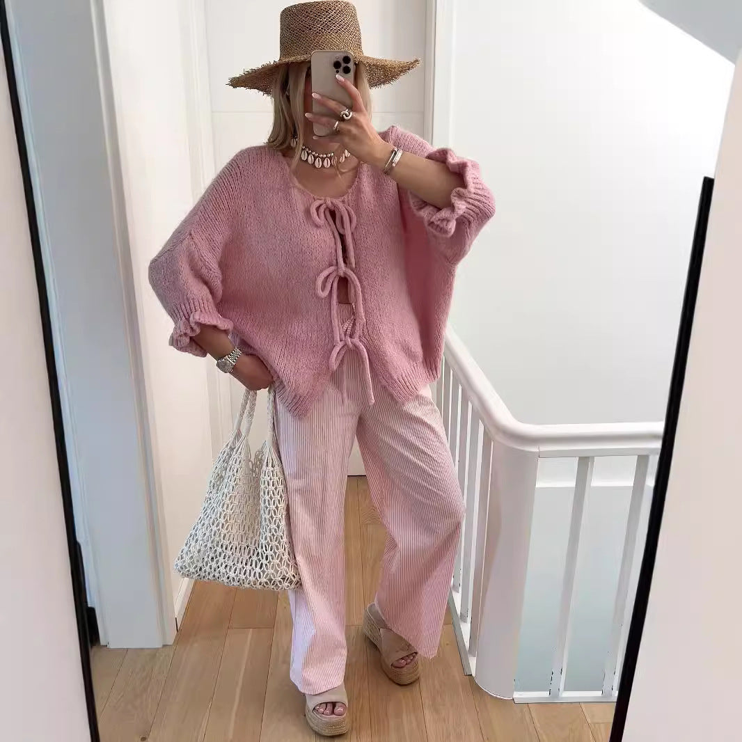 Cardigan décontracté pour femmes avec des détails de lacets ludiques et des manches courtes Chic und Stil