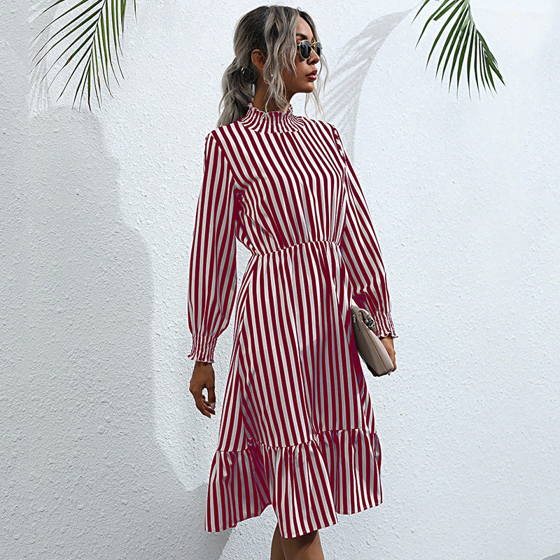 Robe midi à rayures à volant pour femme avec manches longues et col montant Chic und Stil