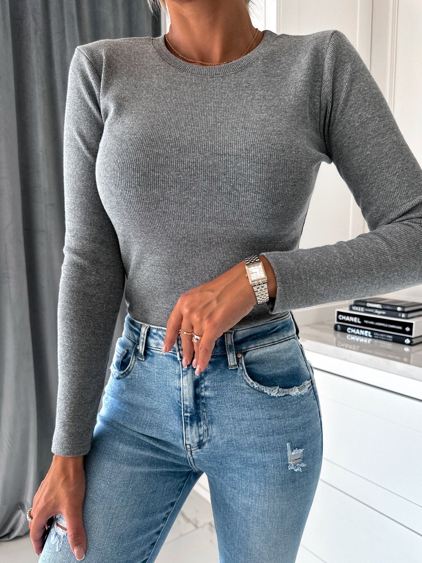 Haut à manches longues pour femmes avec coupe ajustée et texture côtelée Chic und Stil