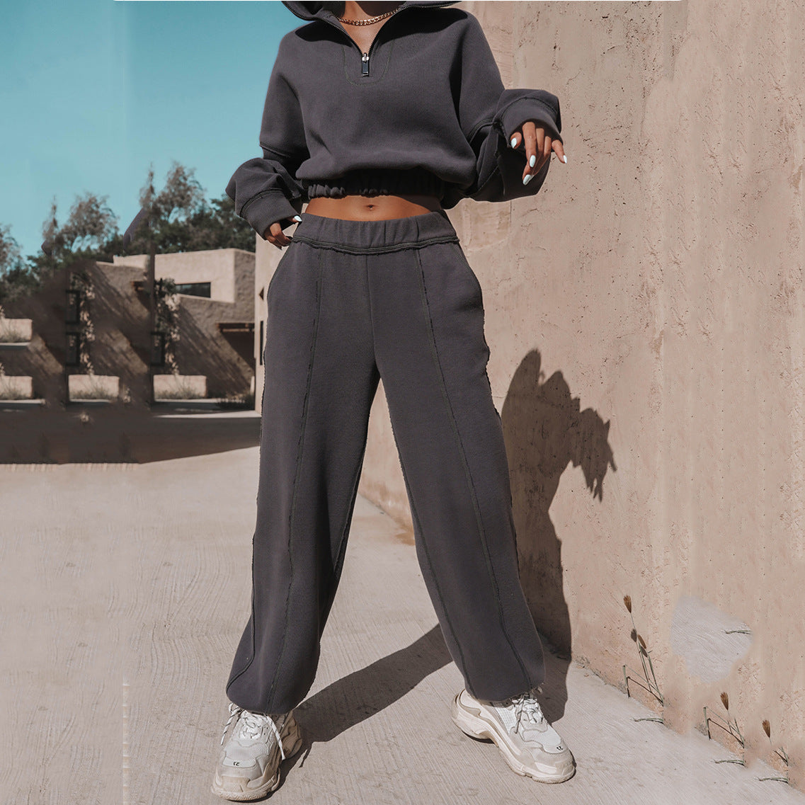 Dame sweat à capuche décontracté avec fermeture éclair et ourlet froncé Chic und Stil
