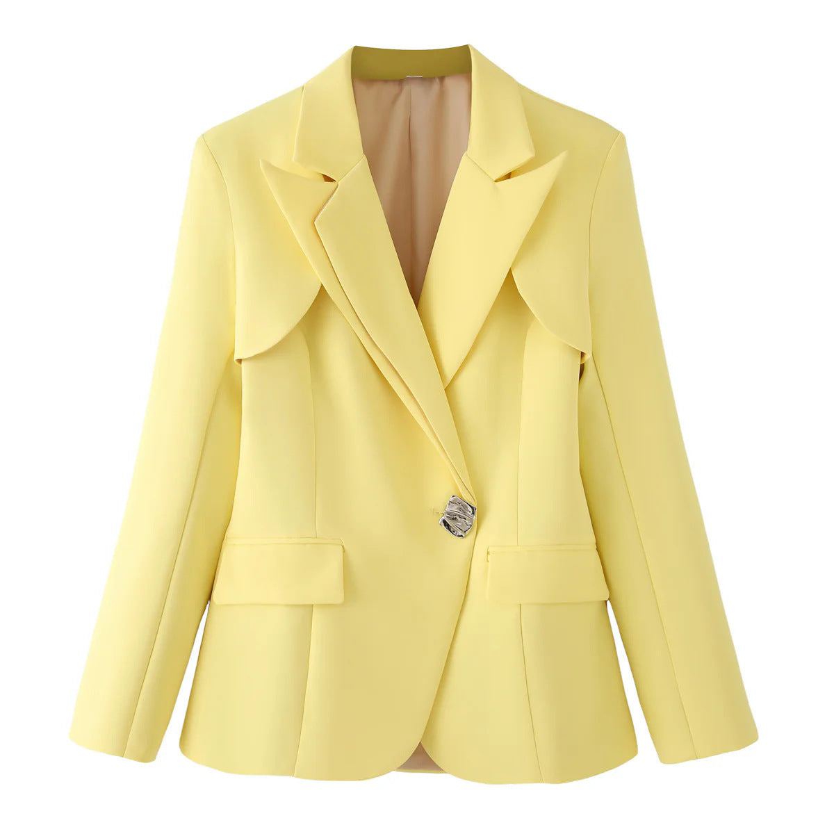 Blazer structuré pour femmes avec des manches à revers élégants et une fermeture décorative Chic und Stil
