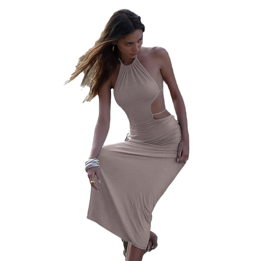 Robe maxi ajustée pour femmes avec décolleté asymétrique et élégant découpe au dos Chic & Stil