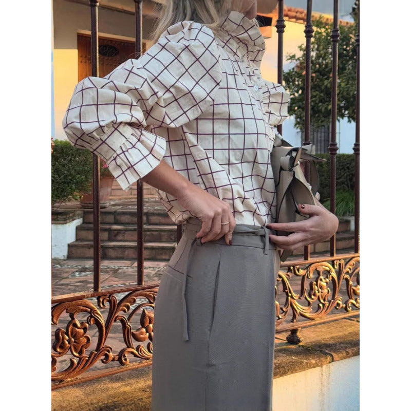 Blouse à carreaux pour femmes avec détails volantés et fermeture à boutons Chic und Stil