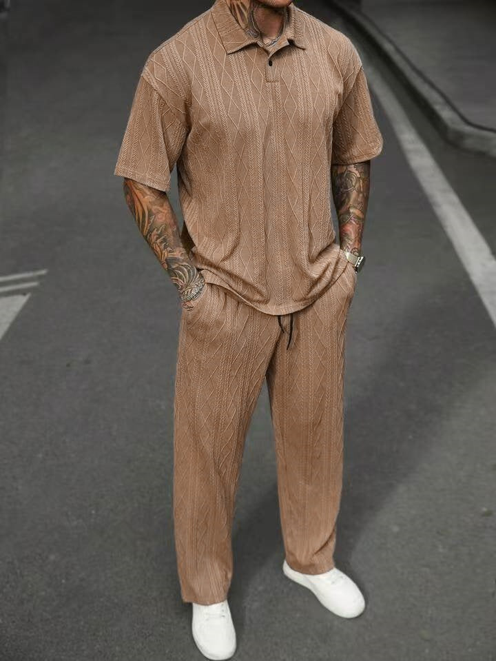 Hommes Ensemble polo en tricot câblé confortable et pantalon Chic und Stil