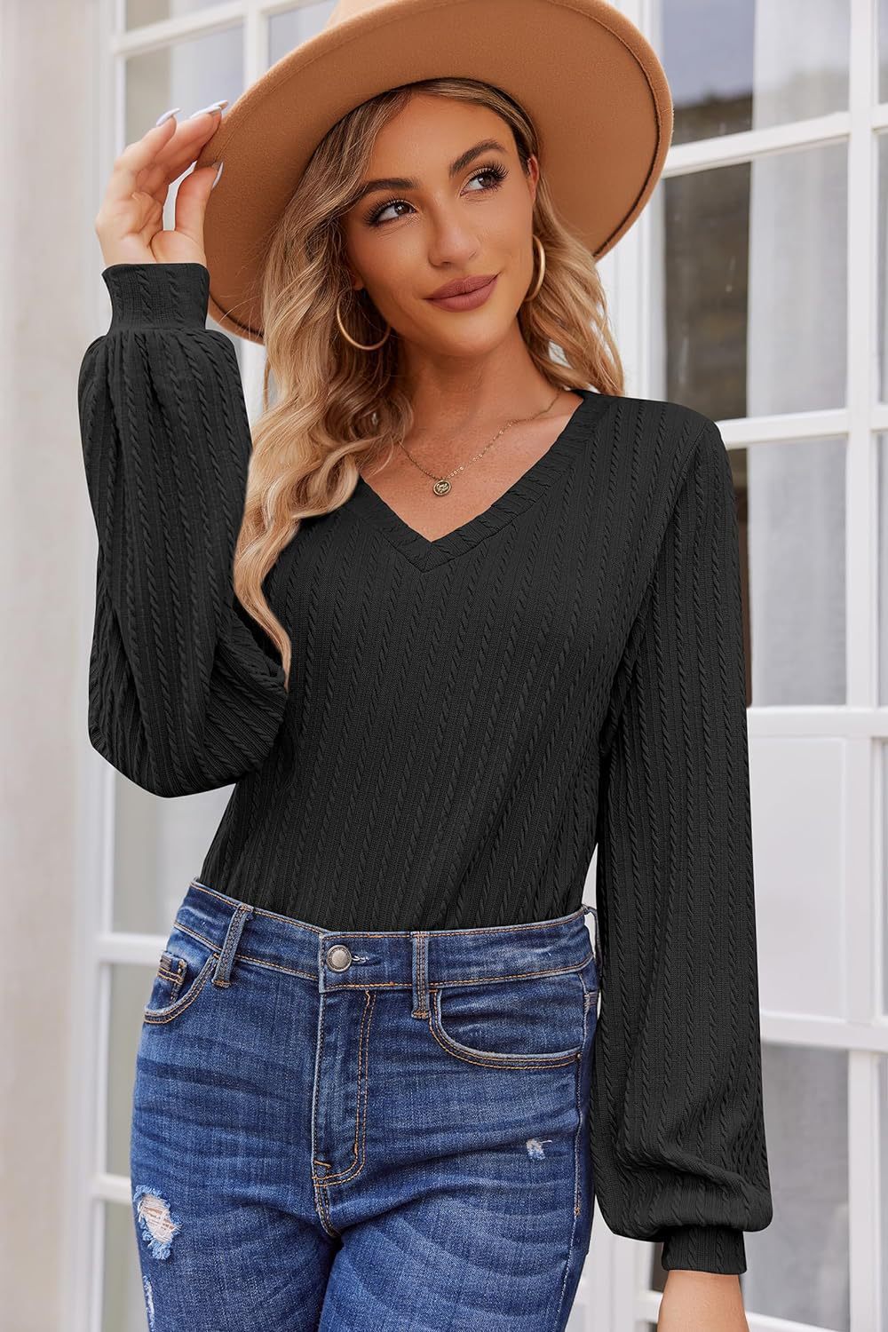 Femme pull en tricot avec une fine structure côtelée et un décolleté en V décontracté Chic und Stil