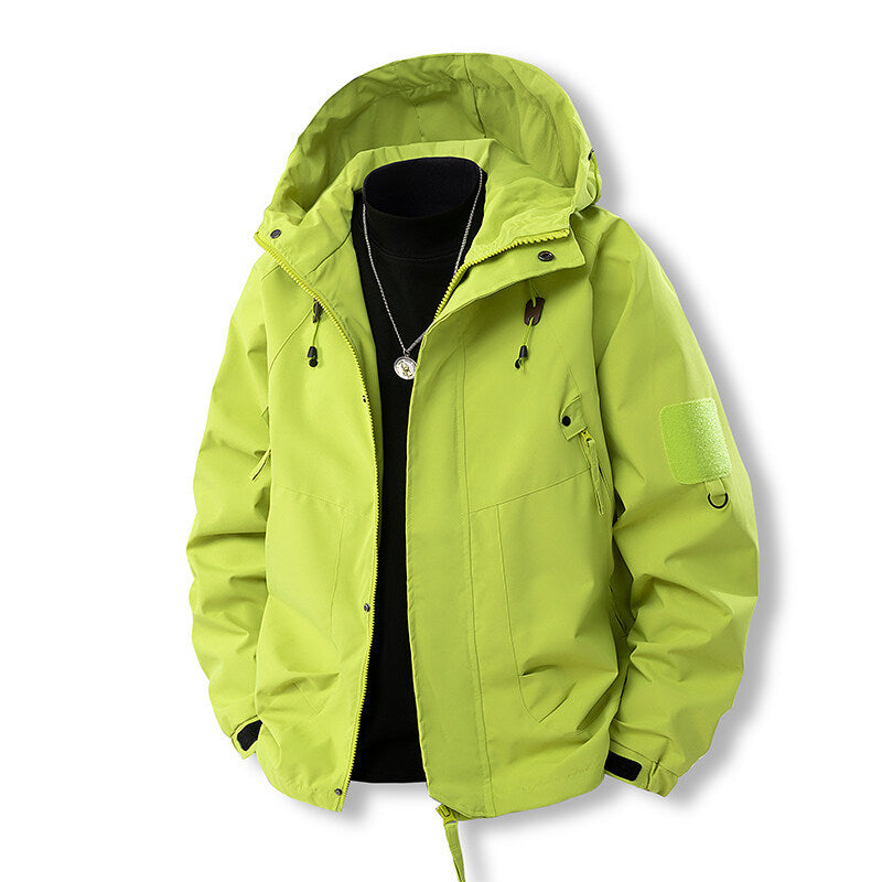 Functional outdoor jacket for men with adjustable hood and breathable properties Chic and Style