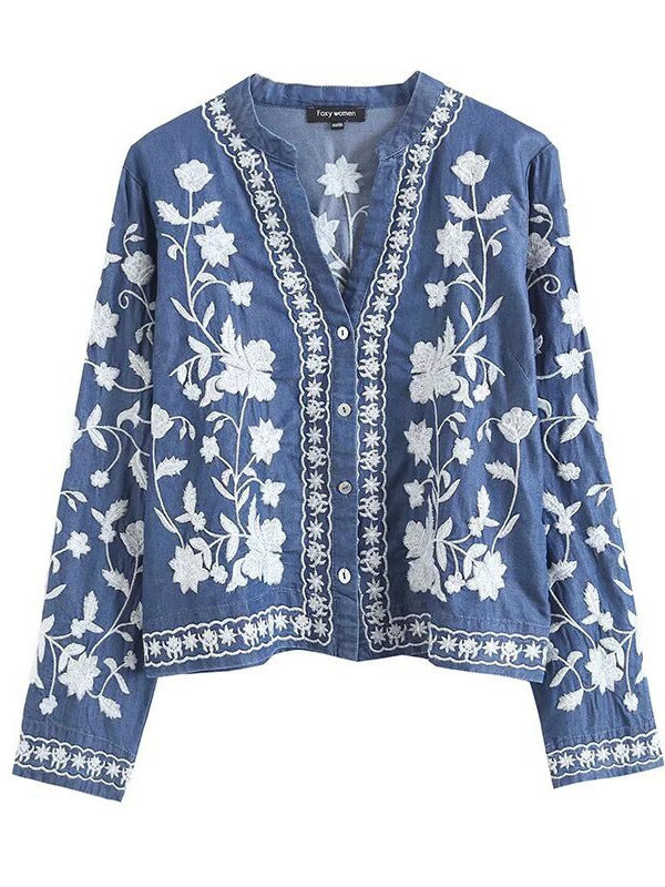 Blouse brodée pour femmes avec de fins détails en volants Chic und Stil