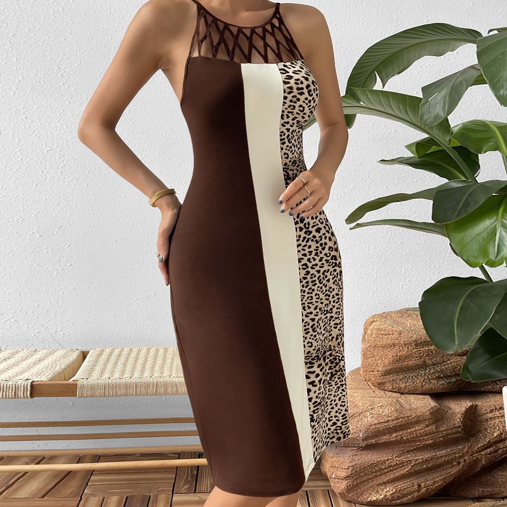 Robe élégante ajustée pour femmes avec des détails découpés et un motif léopard Chic und Stil