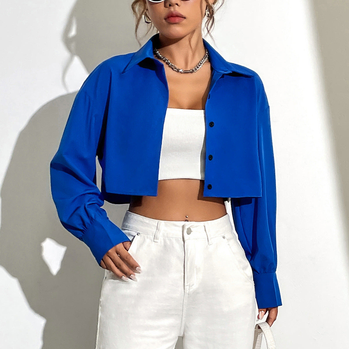 Vêtements pour femmes veste chemise cropped avec coupe décontractée et boutons élégants Chic und Stil